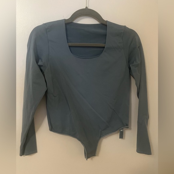 SKIMS Tops - SKIMS Essential Bodysuit